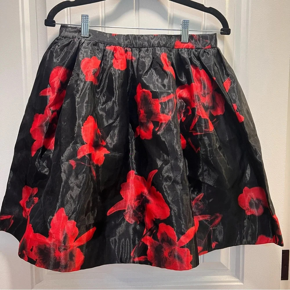 Soloiste Black Mini‎ Skirt with Red Floral Print. Size Medium.